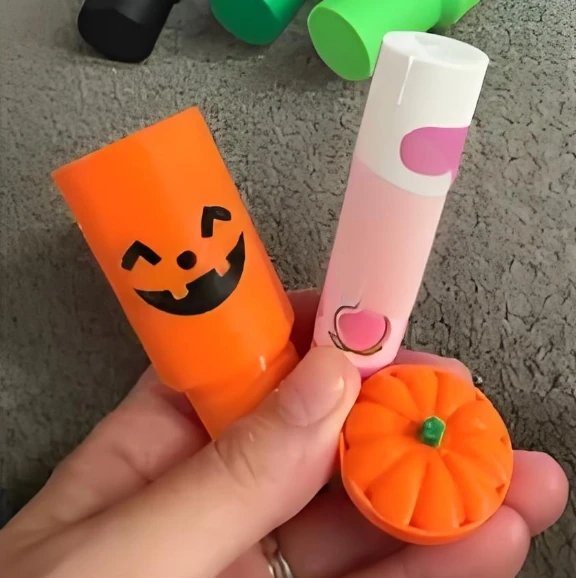 Mini-Tumbler-Schlüsselanhänger, Behälter, Chapstick-Halter, lustiger Schlüsselanhänger, Handtaschenanhänger, dekorativer Anhänger, Hallowmas, Weihnachten, Partygeschenke