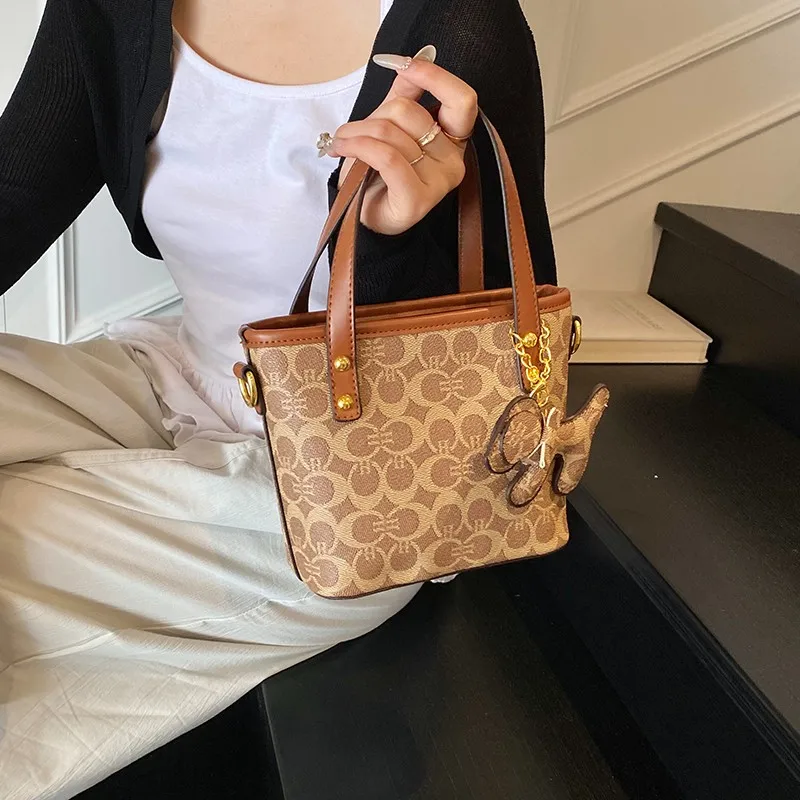 

Fashionable Crossbody Bag for Ladies, Elegant Leather Handbags for Women By Luxury Brand with Practical Charm