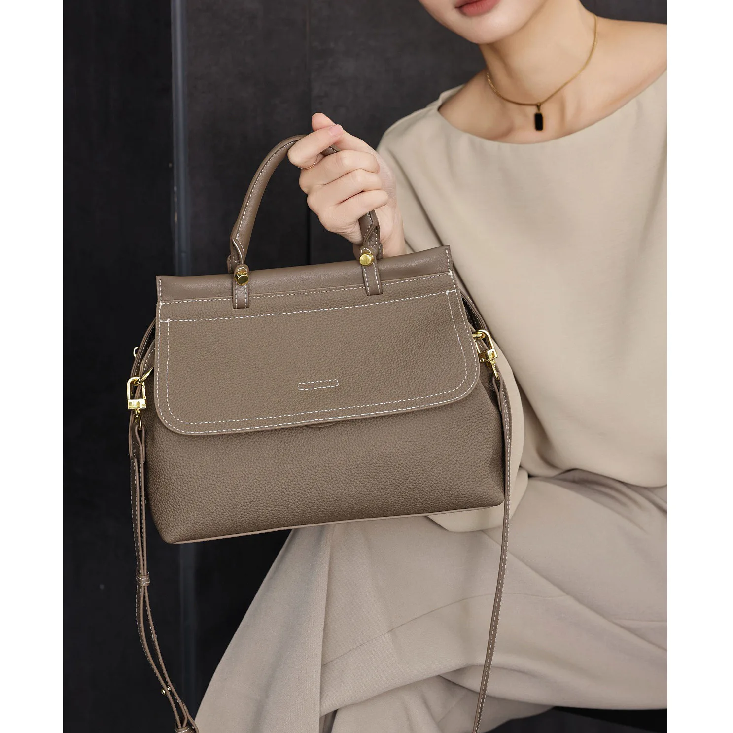 High-grade leather retro high-capacity bag classic ladies with leather cross-body bag bag fashion one-shoulder handbag