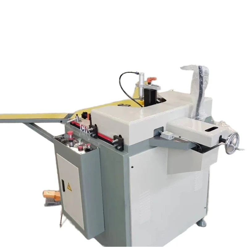 Aluminum window corner combination crimping machine, used to make a good price