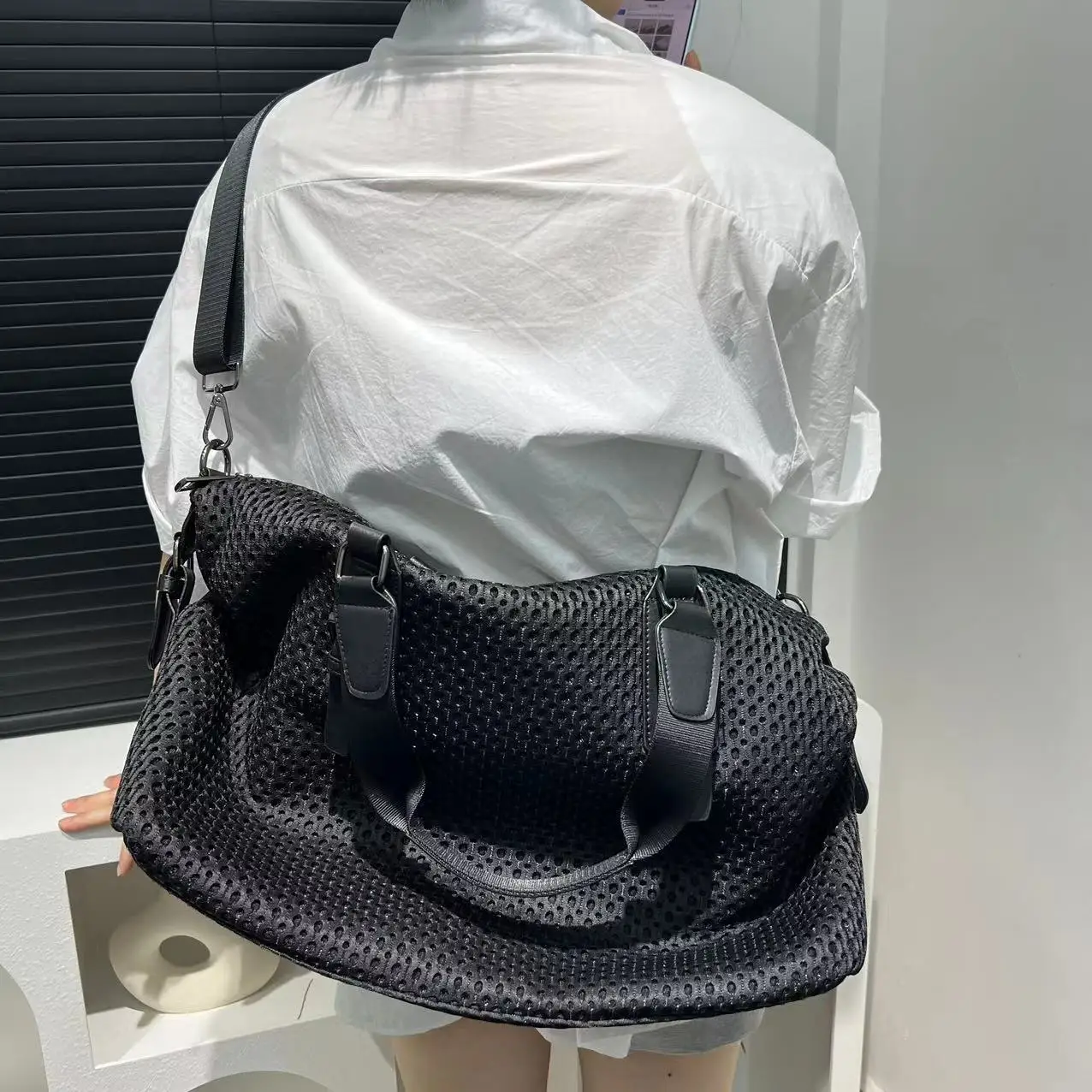 Alirattan 2026 حقيبة سفر جديدة بتصميم كاجوال بسيط من نسيج النايلون الشبكي حقيبة كروس بكتف واحد #4