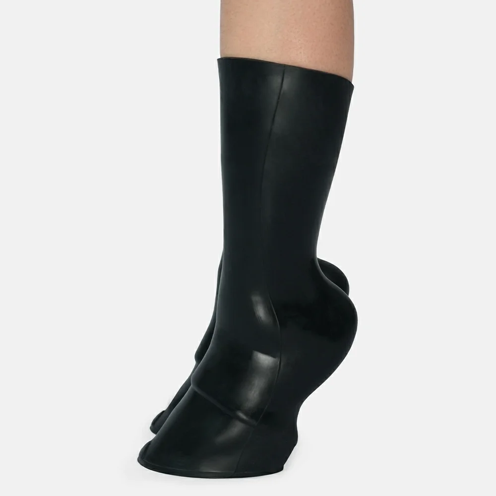 Silikonowe końskie kopyta Furrjoi do kostiumów cosplay, futrzane obuwie, realistyczne kopyta, karnawałowe, ekstremalne ubrania męskie, całkowicie czarne.