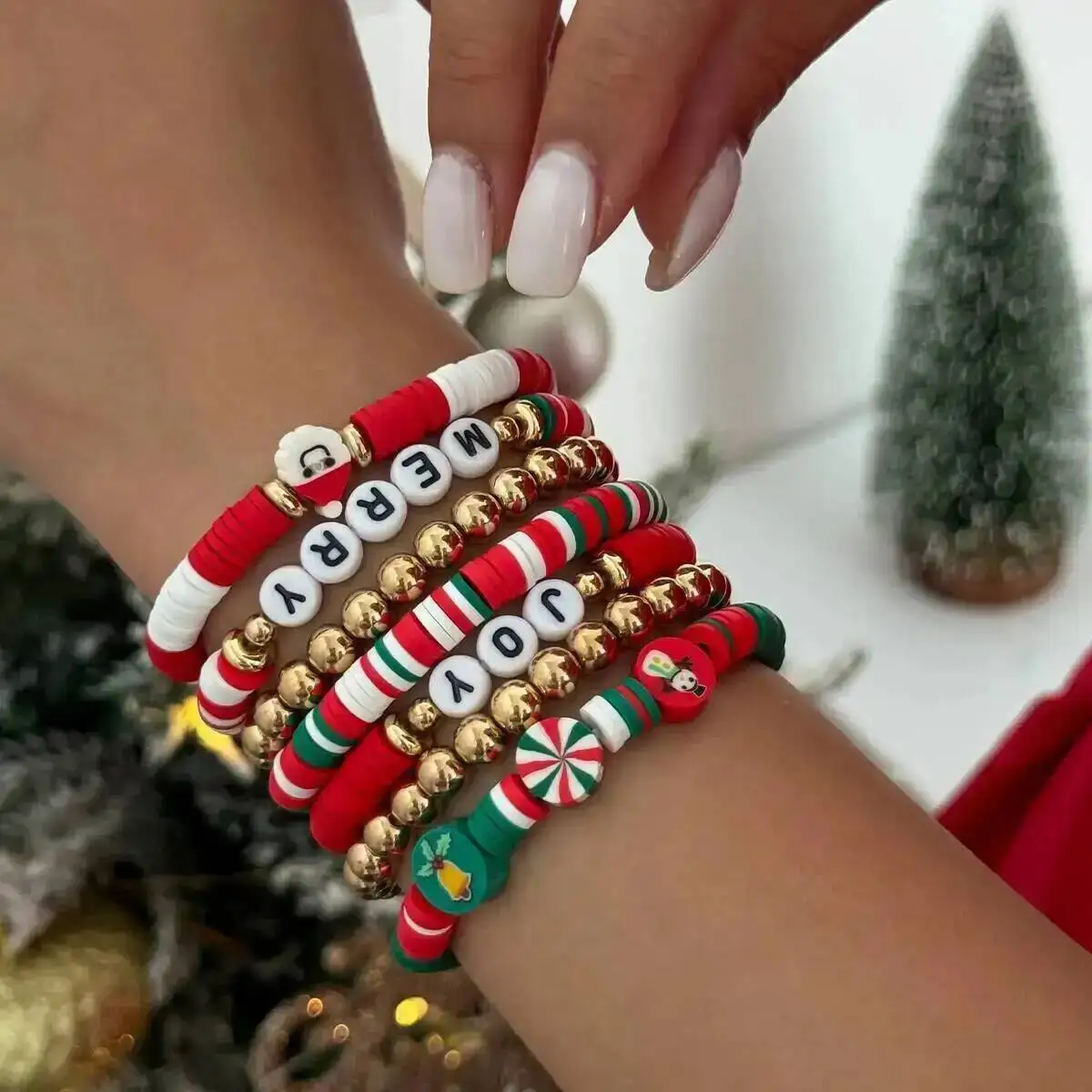 

2026 Exquisite 7Pcs Christmas Handmade Bead Stackable Polymer Clay Bead Bracelet Women New Year Elastic Bangle Xmas Jewelry Gift
