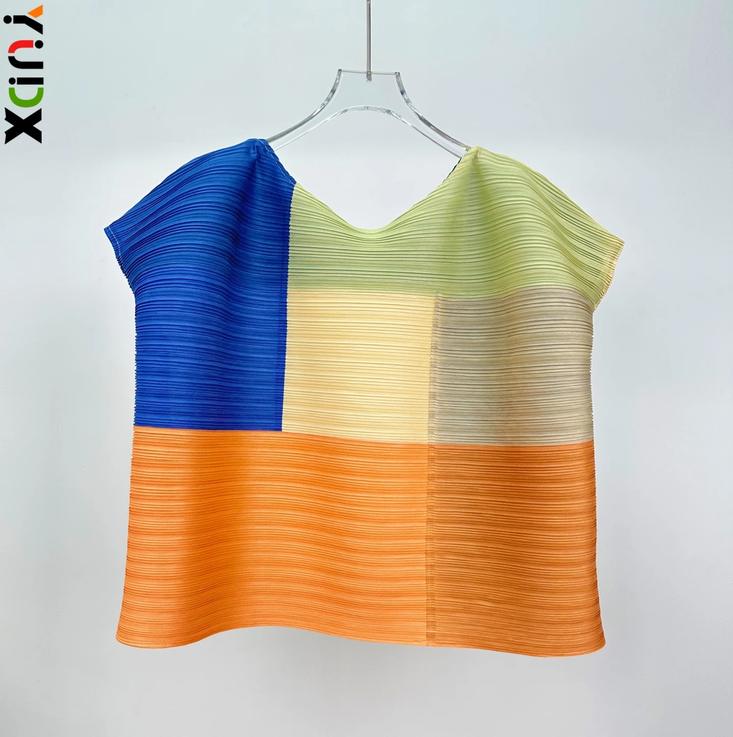 

Комплект YUDX: Плиссированный топ без рукавов в клетку и юбка миди. Легкий, немнущийся, повседневный женский комплект для отпуска и вечеринок.