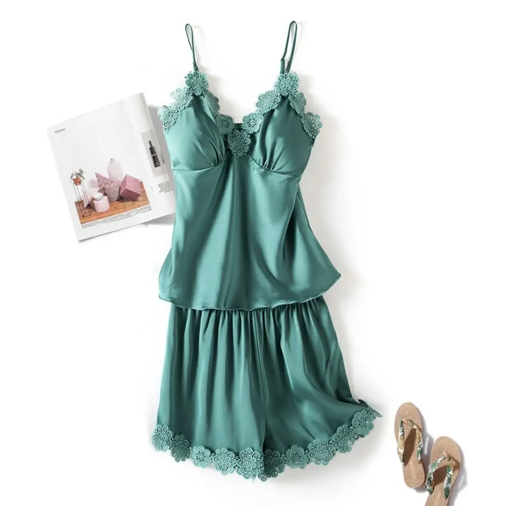 

Комплект пижамы из ледяного шелка с кружевом: топ без рукавов на бретельках с подкладкой и шорты. Женская домашняя одежда, свободный комплект из двух предметов для сна.