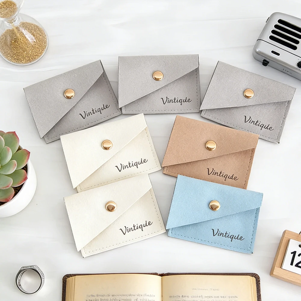 

Wedding Favor Gift Bags Custom Logo Microfiber Velvet Button Packaging Pouches Earrings Rings Bracelet Fashion Jewelry Organizer