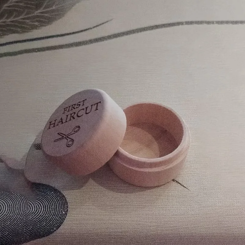 Pudełko na włoski niemowlęcego – Baby Keepsake Box recenzja i cena