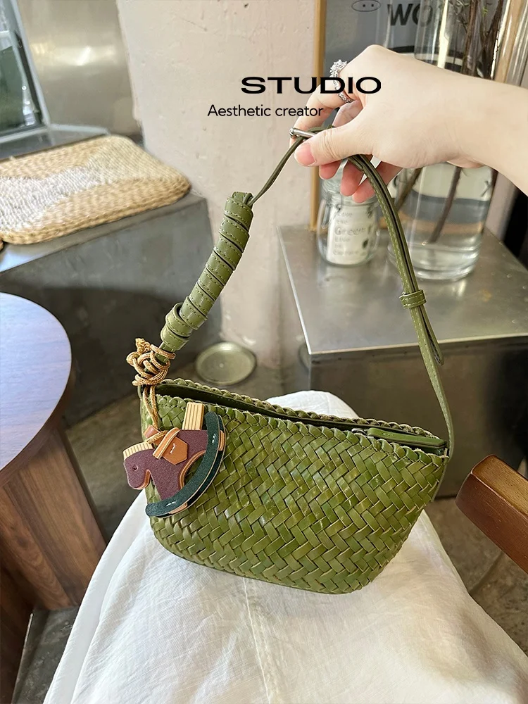 

AAN Hanrted Woven Tote Bag Commute oulder Crossbody Small Boat Bag Women Top Layer Vegetable Tanned Cowhide Bag