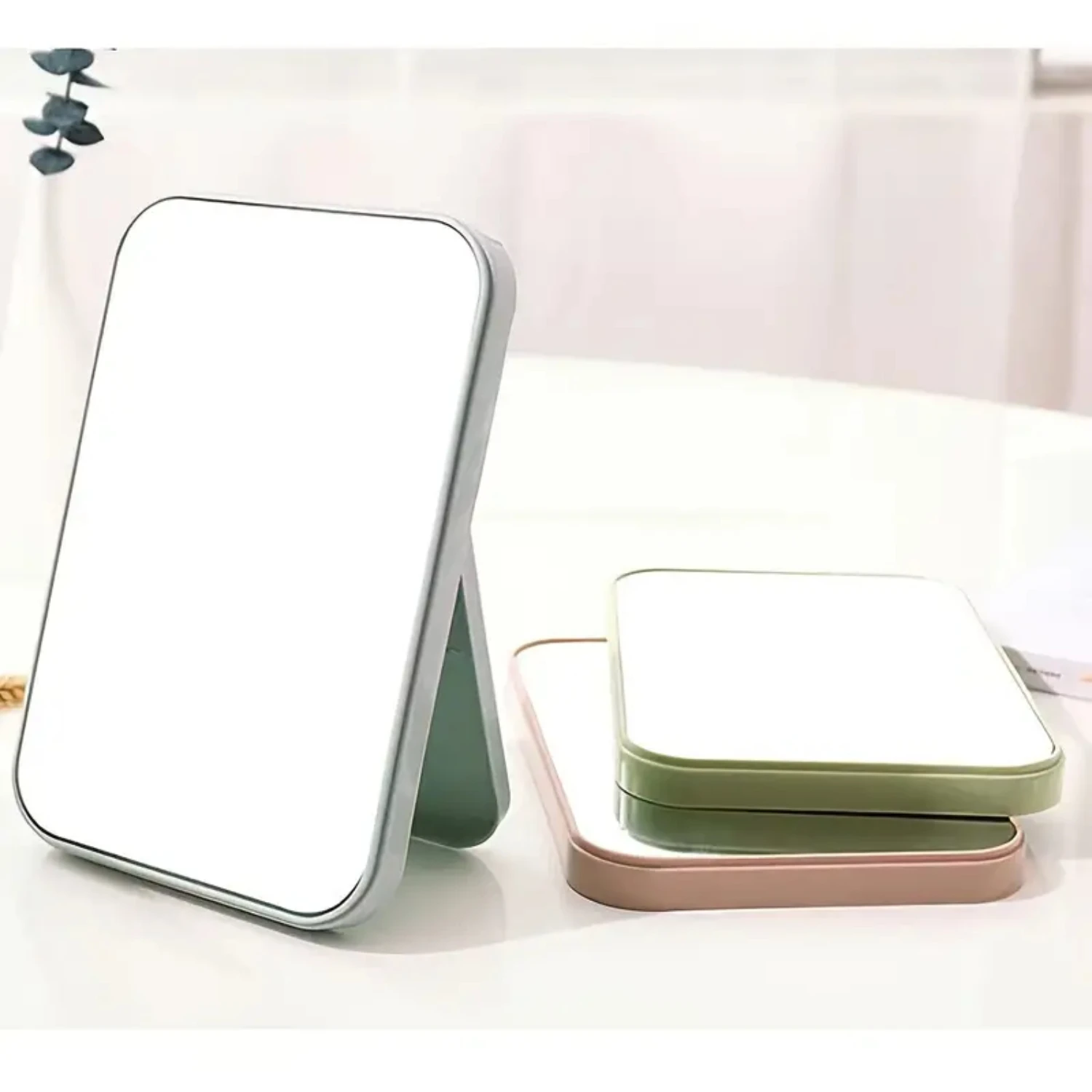 Specchio da scrivania pieghevole HD portatile Princess Beauty piccolo regalo da viaggio per donna