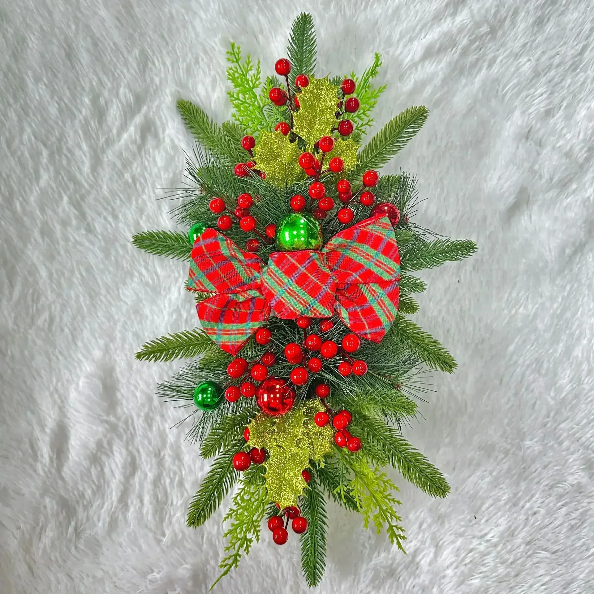 Christmas Stairs Wreath Hanging Decorations Winter Wreaths for Stairway  Christmas Decorations for Home Red Wreaths Bow Ornament