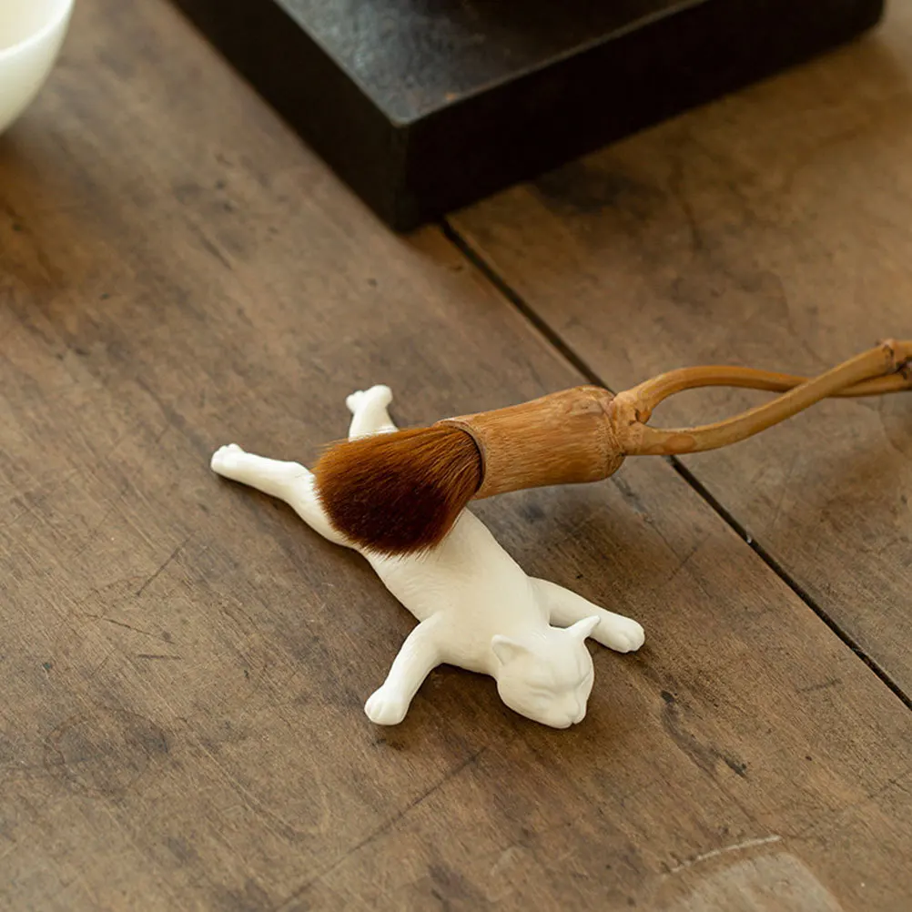 

1Pcs White Ceramic Animal Ornament Creative Cat Shape Sturdy Build Premium Finish for Home Decor Office Desk Decoration