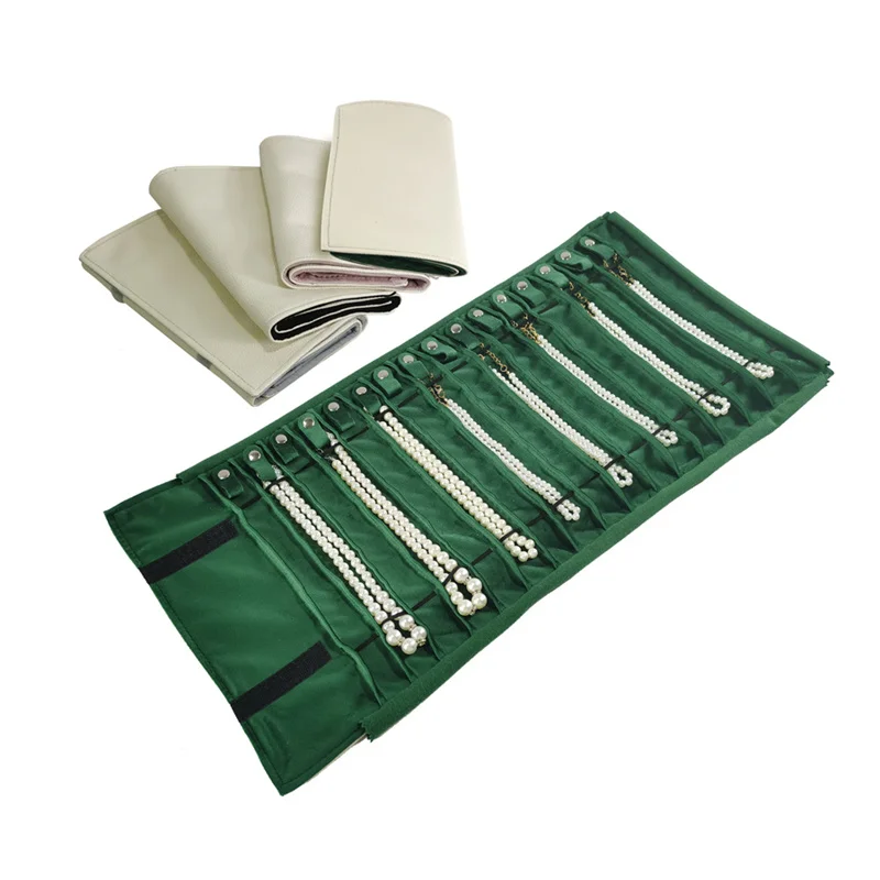 Przenośny organizer na biżuterię, składany woreczek z aksamitu zapobiegający plątaniu, ekspozytor na łańcuszki, bransoletki, akcesoria jubilerskie.
