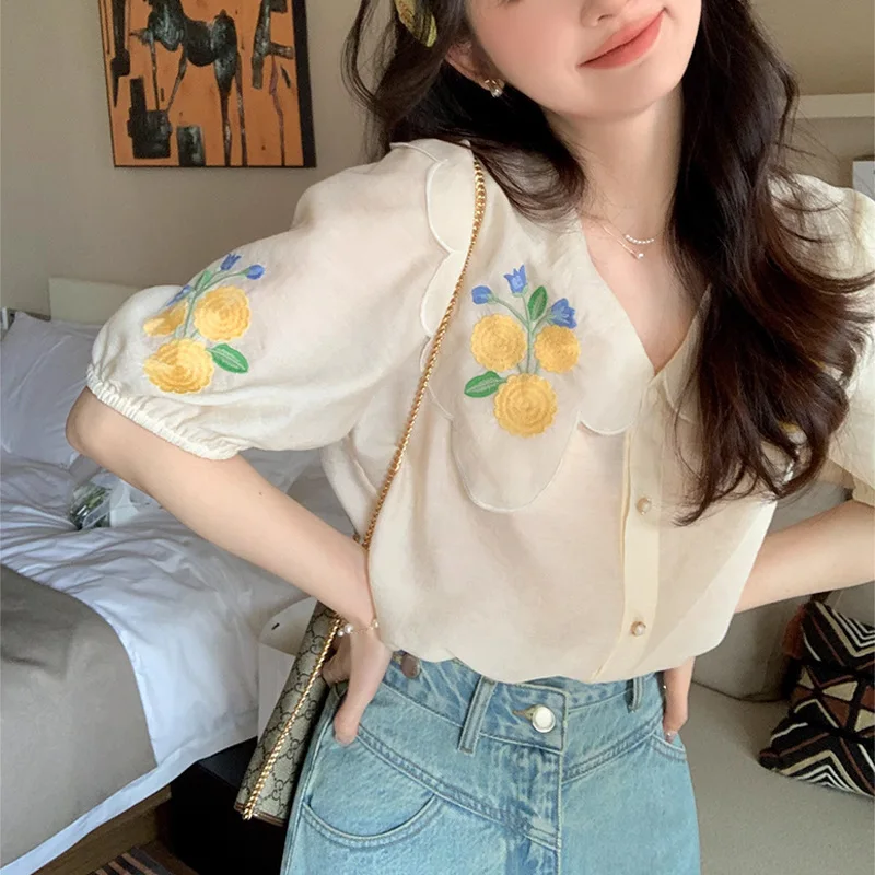 

Женская рубашка с цветочной вышивкой и воротником-лепестком, с коротким рукавом, летняя, в корейском стиле, повседневная свободная блузка для ежедневной носки