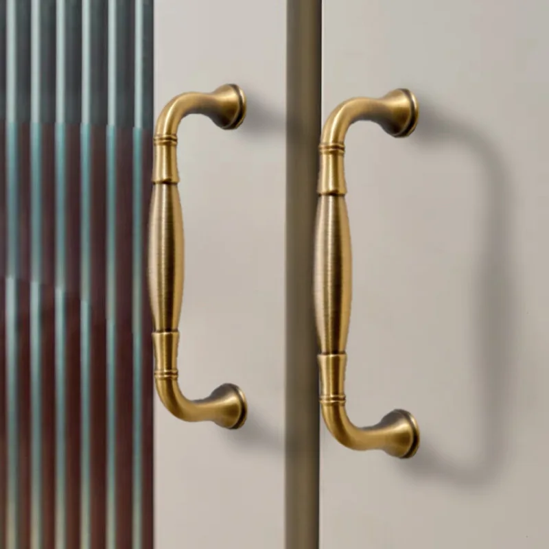 High End Antique Bronze Brass Handle Retro American Vintage Wardrobe Cabinet Drawer French Single Hole Cabinet Door Handle