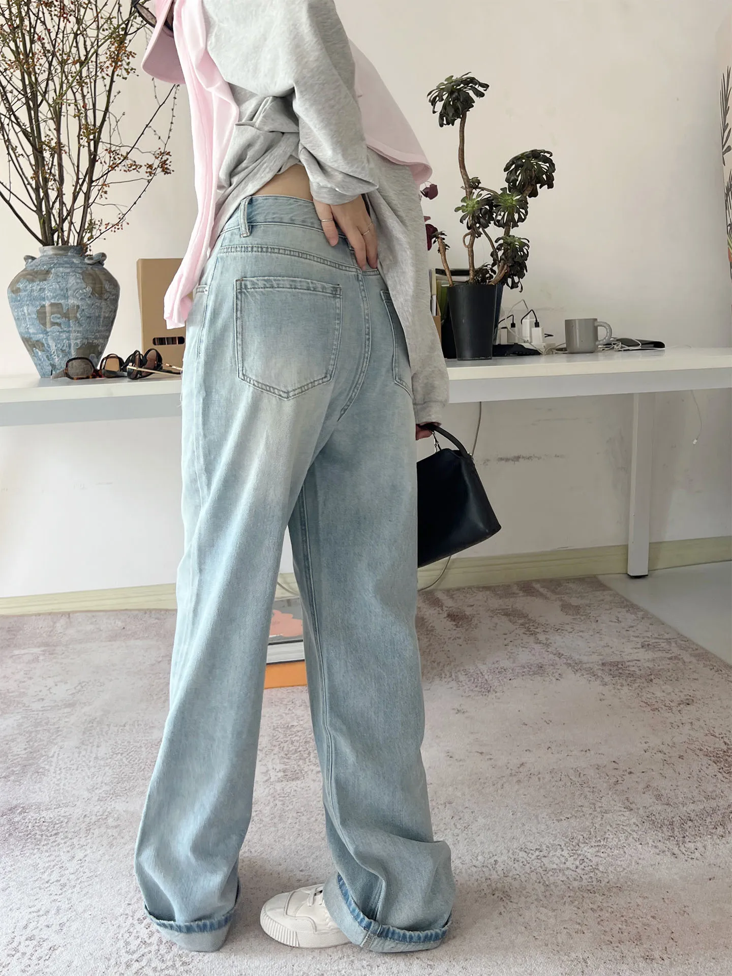 

Ultra Soft Washed Vintage Light Blue Jeans Loose Commute Comfortable Daily Match Women's Spring Cotton Natural Waist Jeans