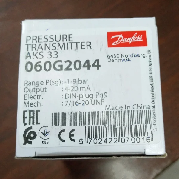 

1 шт. Aks33 060g2044 F Совершенно новый оригинальный Spot Plc