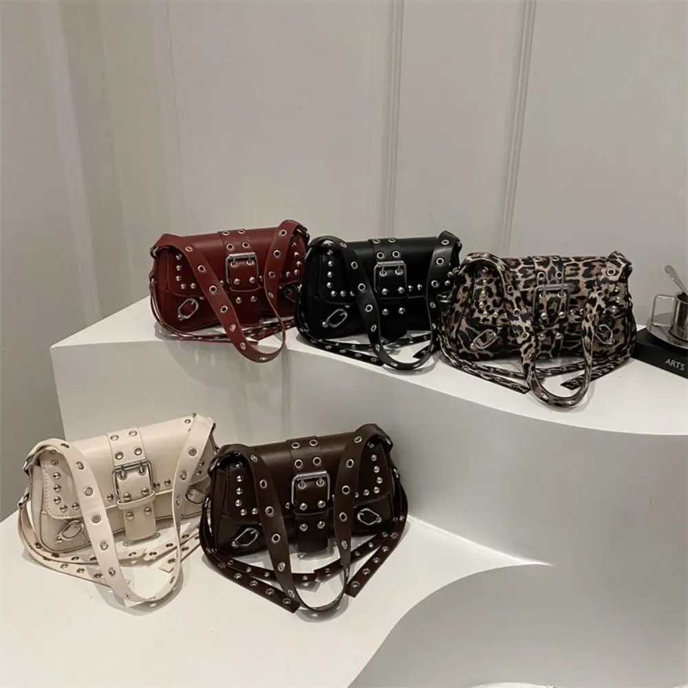 Bolso para axila Y2K de estilo Punk a la moda, bolso de hombro con tachuelas de gran capacidad de estilo americano, bolso para axila dulce y fresco para salida