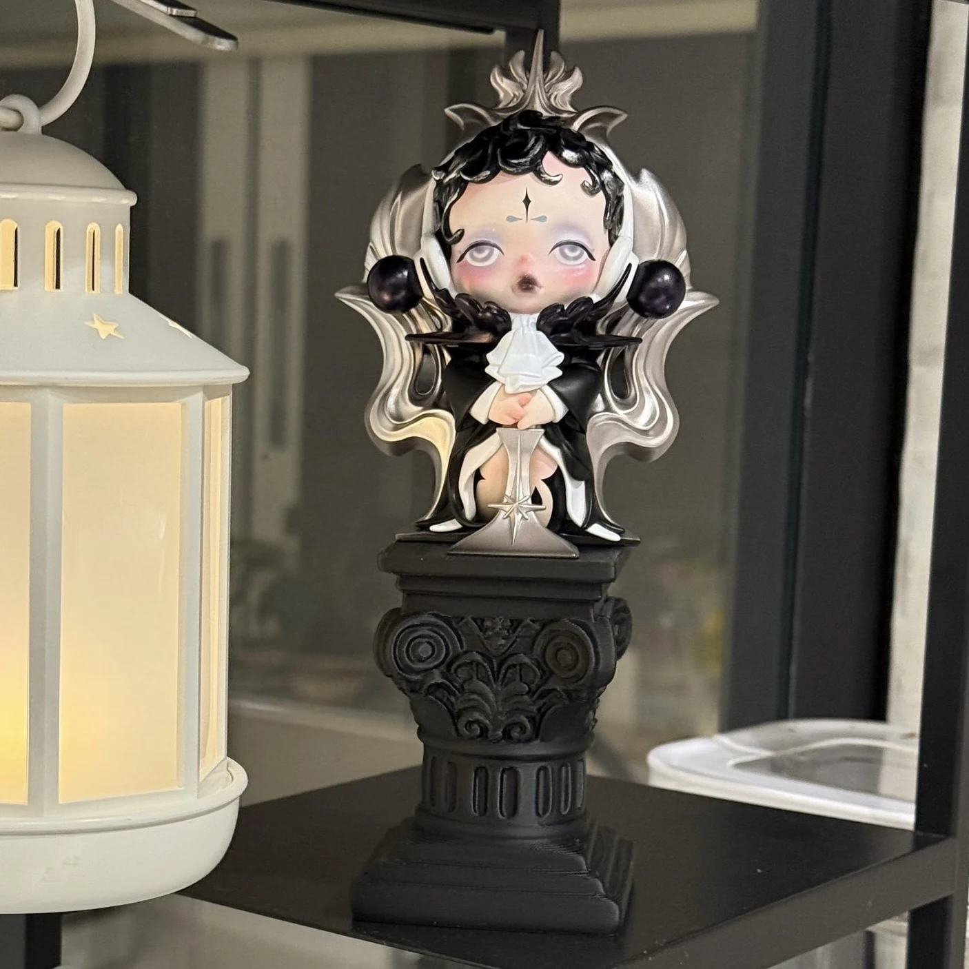 Mini Roman Column Display Stand, Greek Arch Pedestal White Resin Decorative Riser for Blind Box Action Figure Figurine Jewelry
