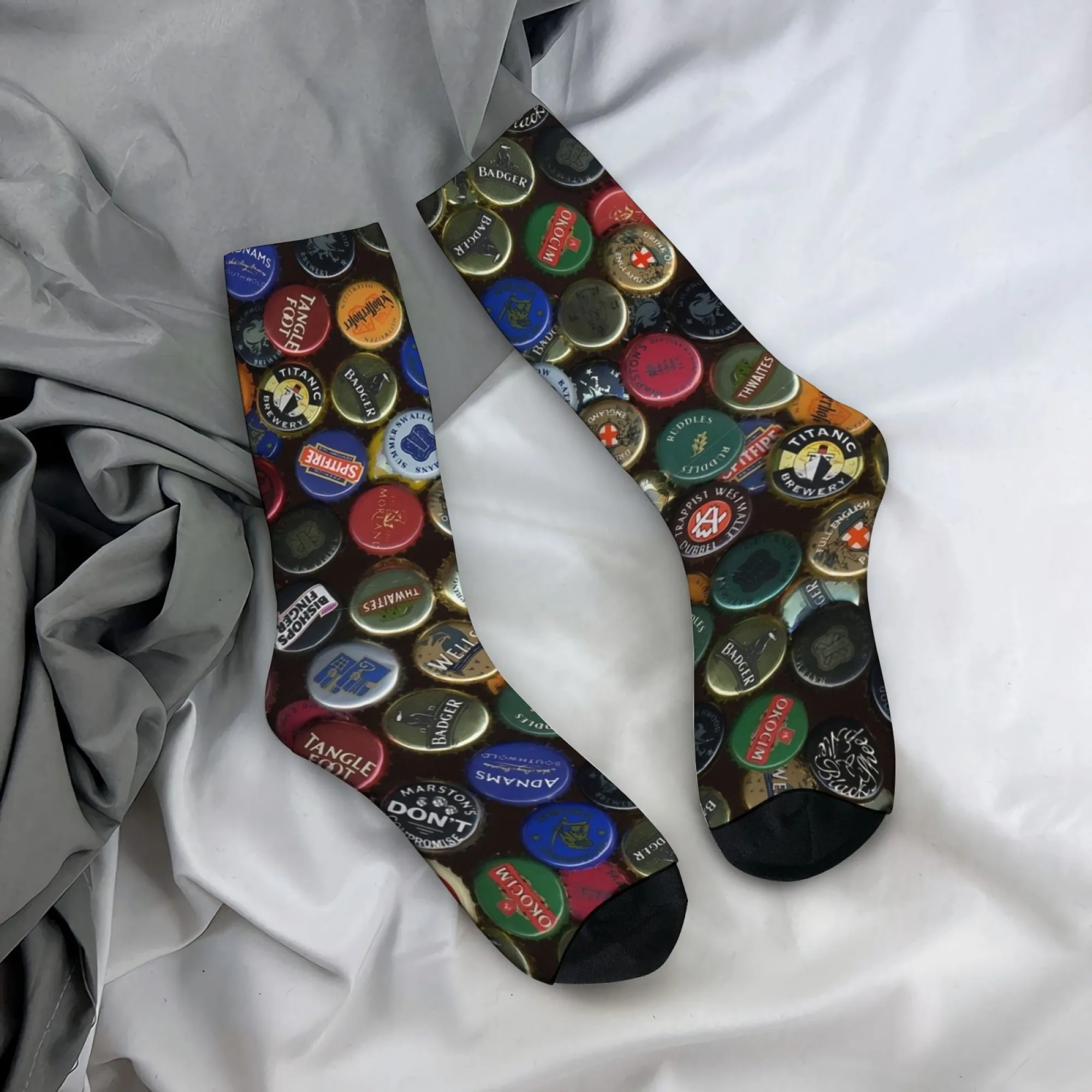 Vintage Bierdeckel-Crew-Socken, verschiedene klassische Bierflaschenverschlüsse, bedruckte Socken, Geschenk für Retro-Kultur-Fans und urbane trendige Enthusiasten