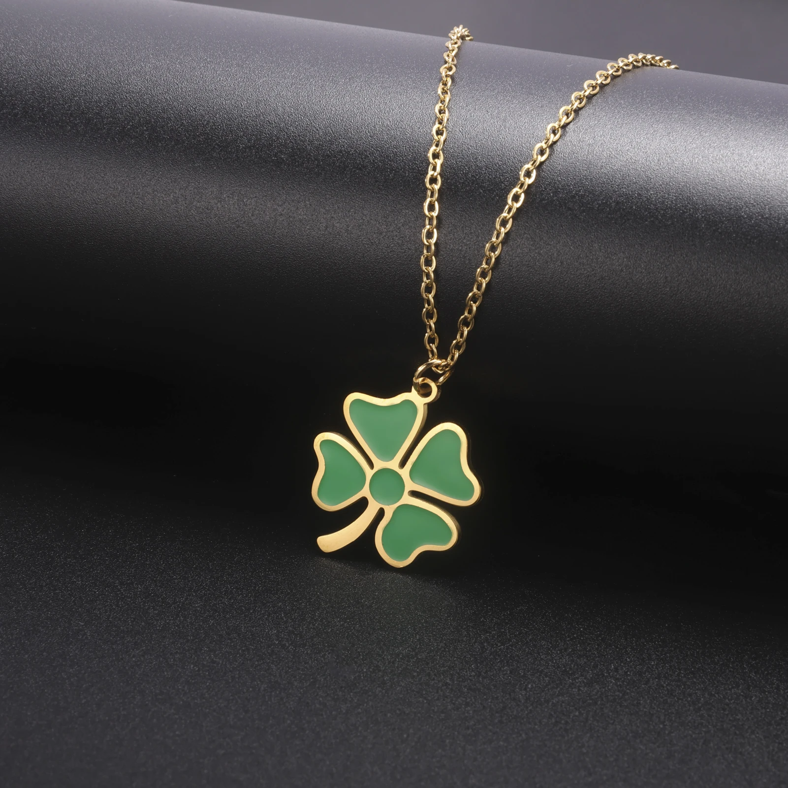 Vassago Four Leaf Clover Necklace for Women Stainless Steel Green Clover Pendant Necklace Shamrock Irish Ireland Lucky Clover