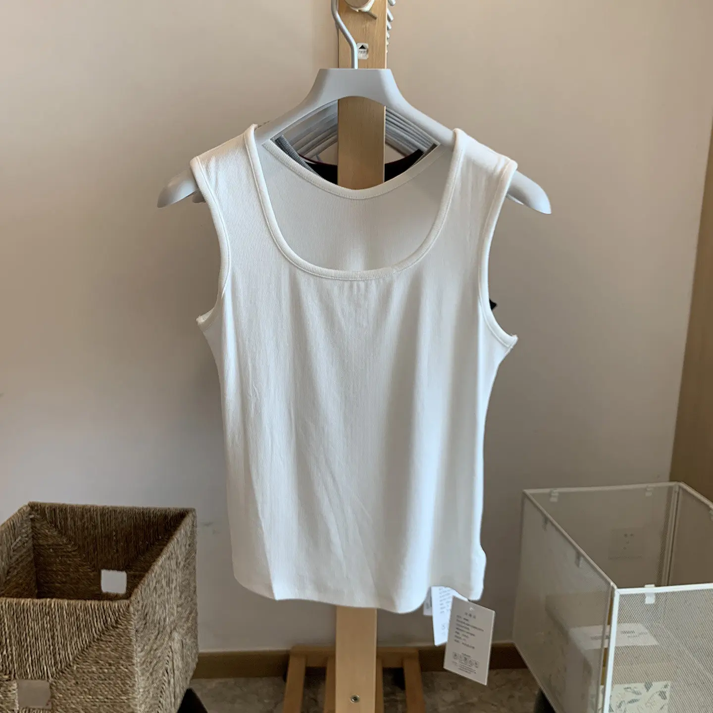 Black Base Layer Tank Top Women's New 2026 Strap Thin Model Sleeveless Summer Outerwear No Sleeve Shirt Commute Style Straigh...