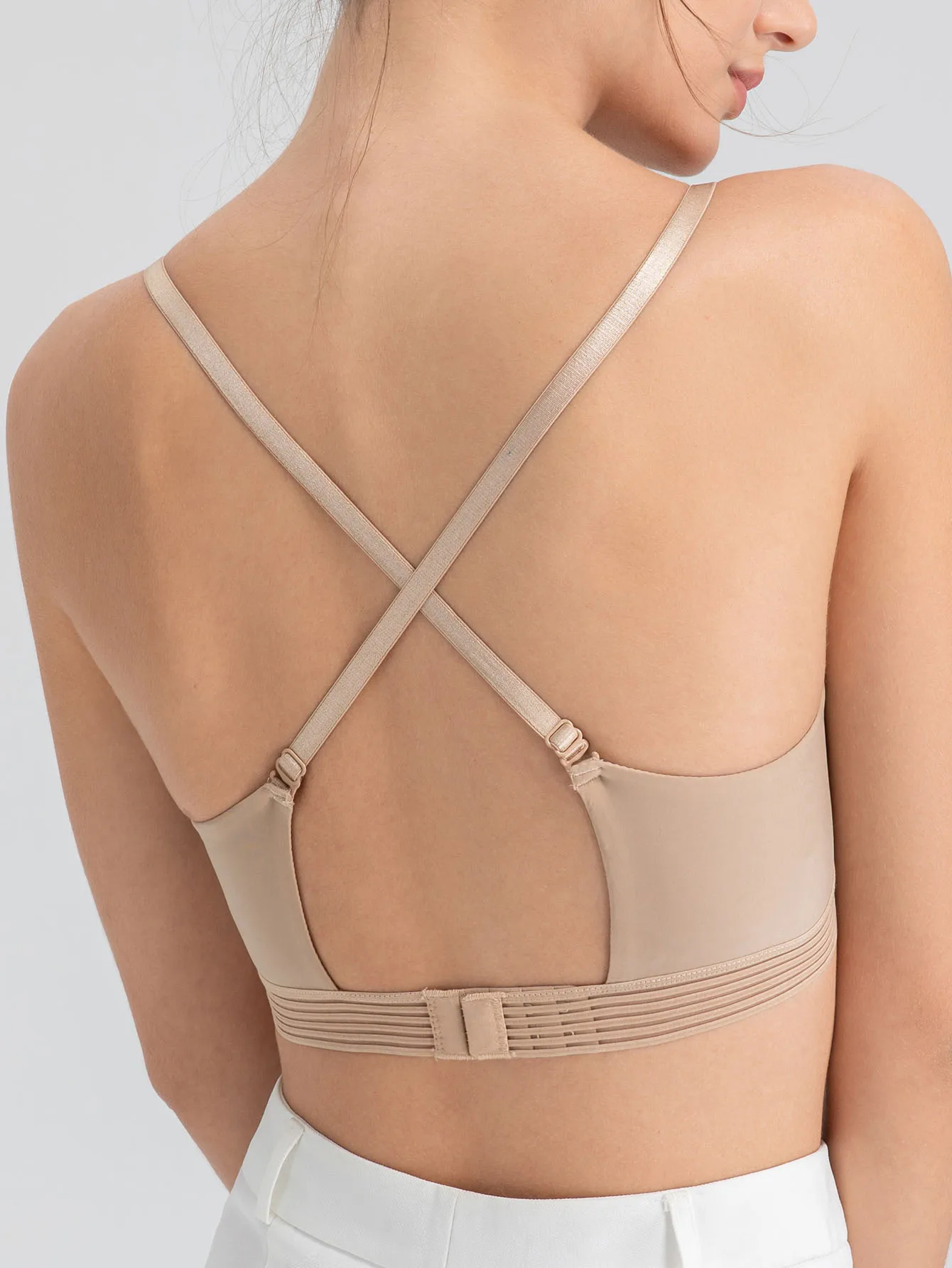 Lingerie francese Sexy per donna senza anelli in acciaio reggiseno Push-up con un design posteriore a forma di U per un supporto migliorato e una