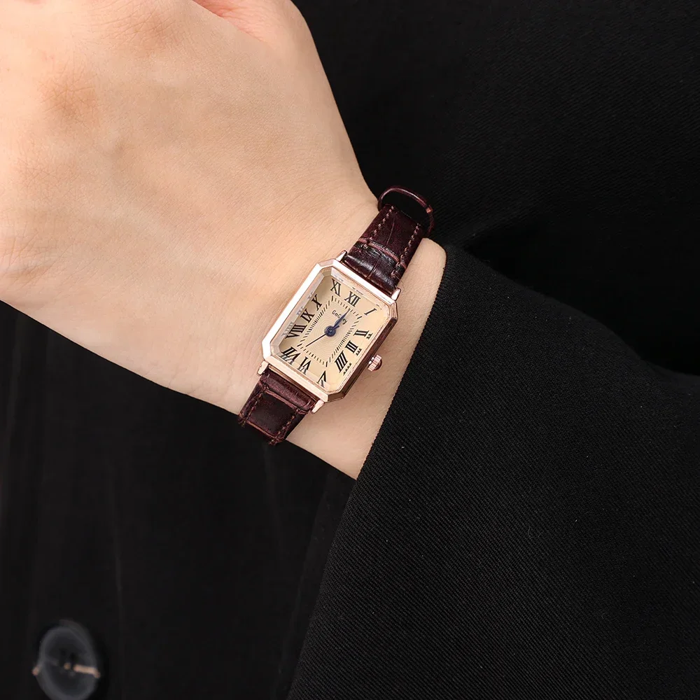 Jam Tangan Kasual Dial Digital Retro Fashion Jam Tangan Kuarsa Kecantikan Tali Kulit Persegi untuk Hadiah Wanita