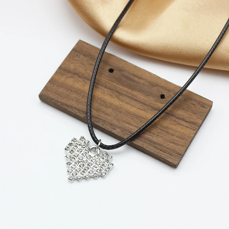 Crystal Heart Pendant Fashion PU Leather Rope Necklace Korean Popular Women Charm Mosaic Clavicle Jewelry Wholesale Girl Gift