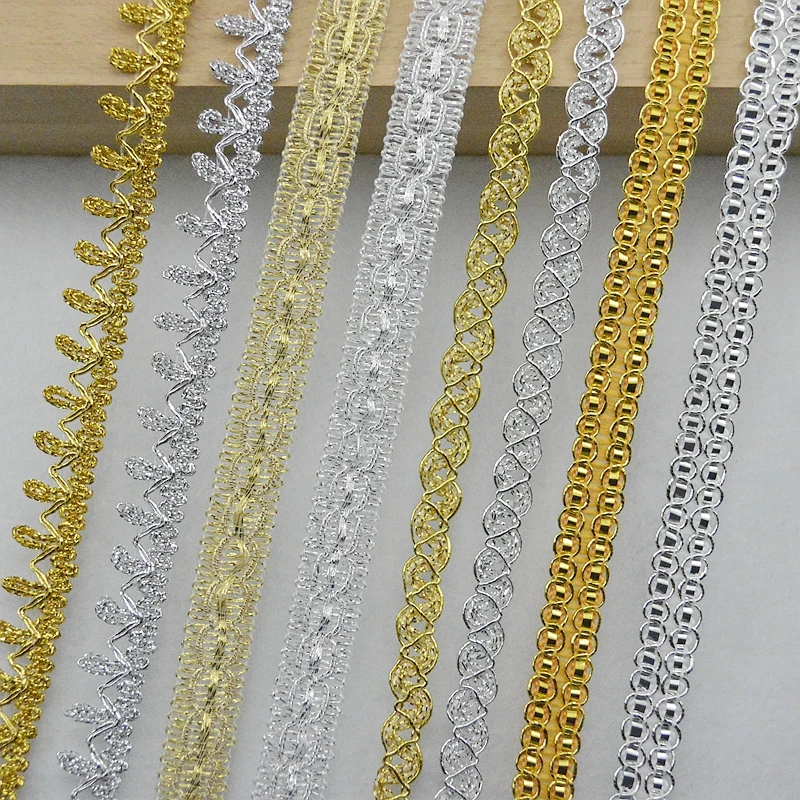 Neue 5 Meter/16,4 Fuß pro Packung Kleiderstoff Hochzeitskleidstoff DIY Bastelbedarf Spitzenborte Drei Blumen Polyester-Spitze