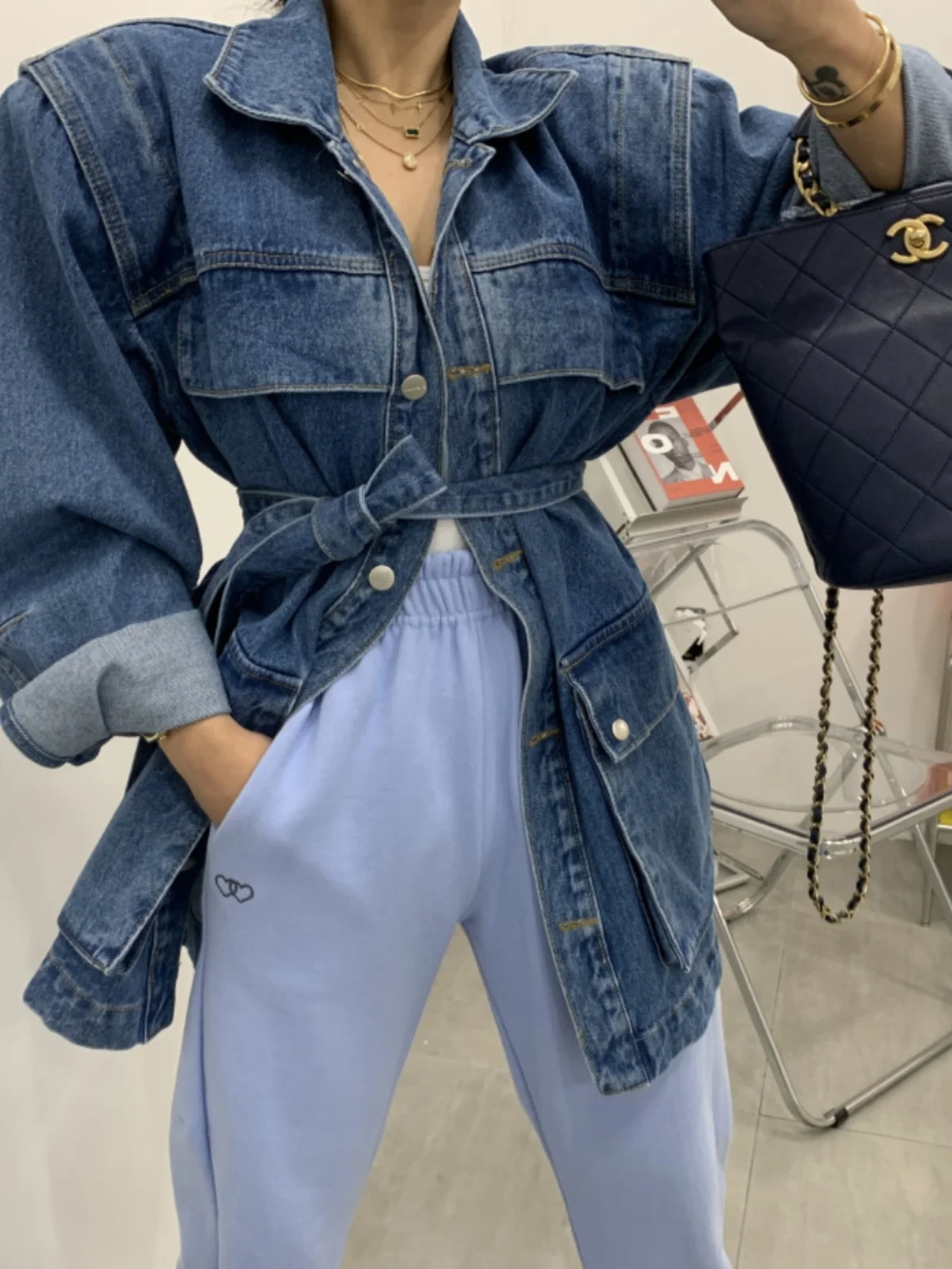 

Retro Waed Loose Women's Denim Jaet with Waist-Cinching Belt Straight Cut Long Sve Mid-Length Collar Cotton Coat