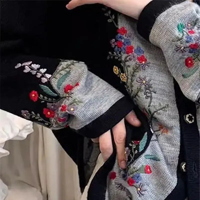 中国風の黒のパッチワークニットカーディガン女性秋の新花刺繍ウールセーターコート女性のレトロニット
