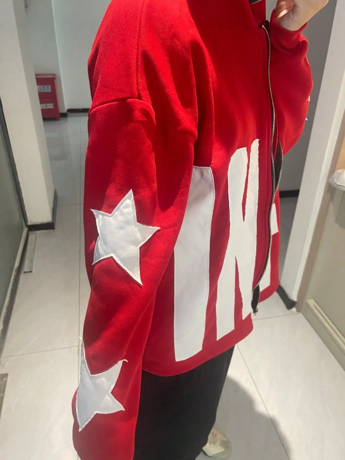 INFW سترات الخريف للمرأة فضفاضة تناسب سترة الصوف الأمريكية الرجعية الأحمر زمم هوديي الشارع الهيب هوب نمط سترة للجنسين #6