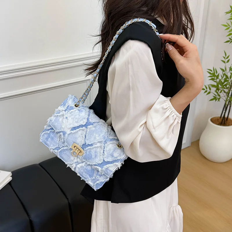 

New 2025 Xiaoxiangfeng Quilted Women's Bag - Wool-Cotton Blend, Chain Shoulder/Crossbody, Casual Luxury, Versatile