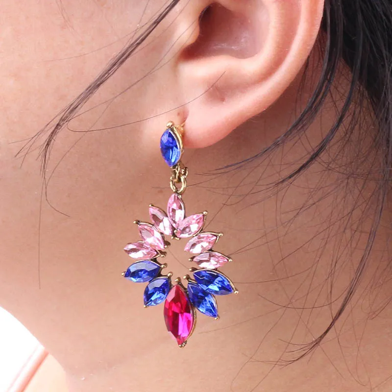New European Crystal Earrings for Women Vintage Exaggerated Rhinestone Dangle Earrings Geometric Unusual Hanging Earrings