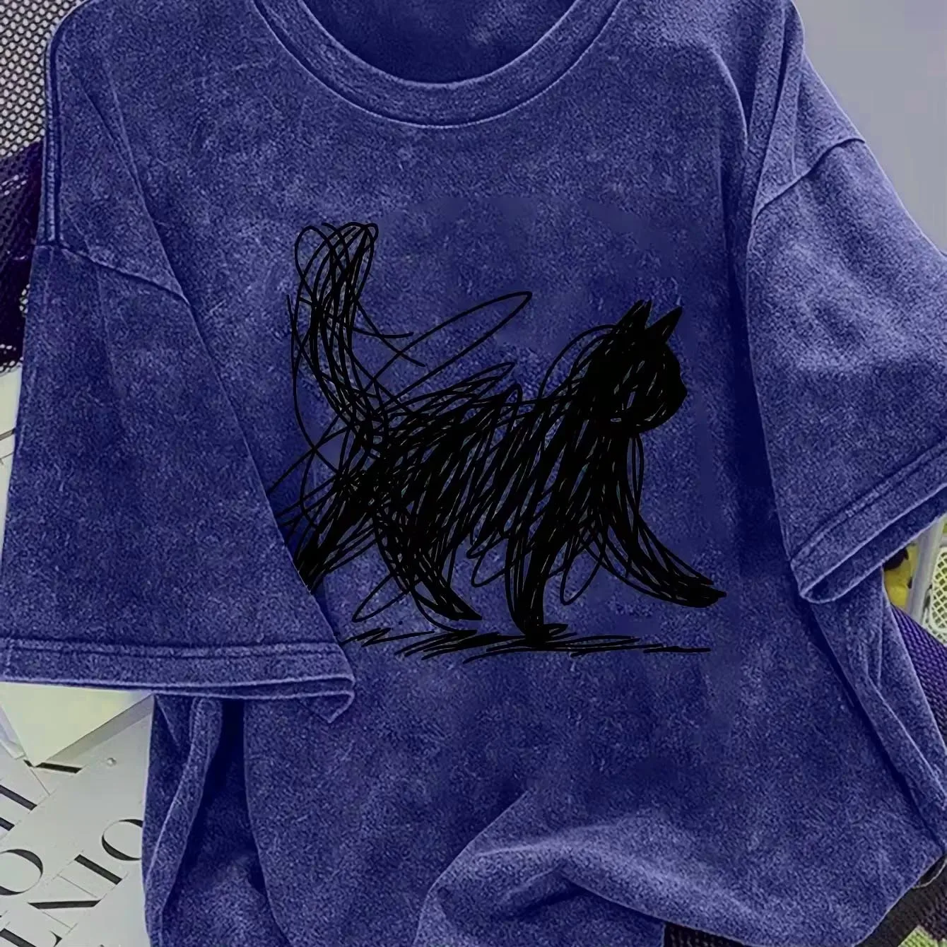 100% Pure Cotton Summer and Spring Men's and Women's Short-Sleeved T-Shirts with Graffiti Lines and Abstract Cat Pattern Prints