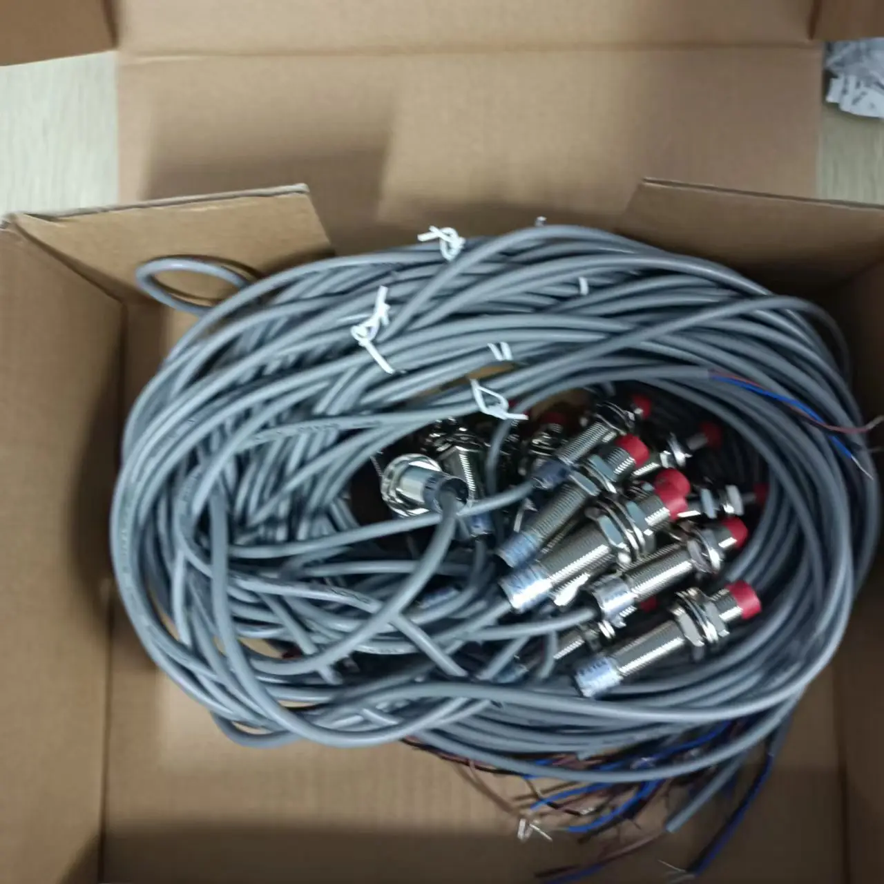 

100% brand new original official FOTEK KM12-04N 10PCS proximity switch