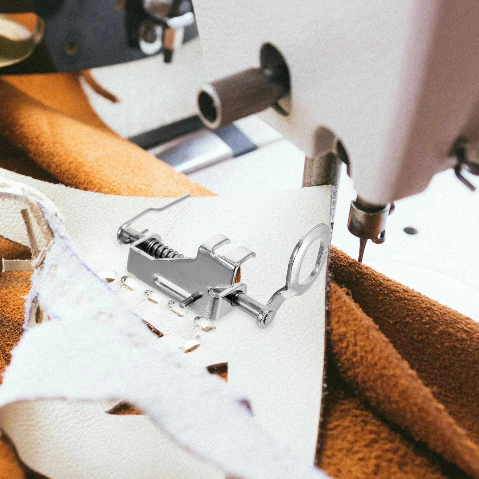 2-delige machine-accessoires naaivoetset Universele vervangbare voeten voor thuisnaaimachines Lage schachtbevestiging
