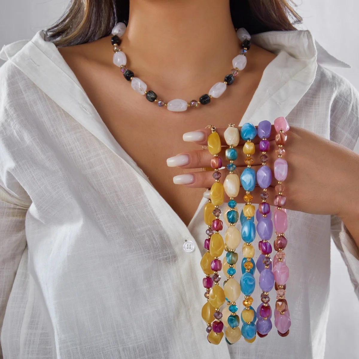 Französische Retro-Halskette mit sanften, farbenfrohen Kristallharzperlen für Damen und Herren, Hippie-Stil, unregelmäßige Perlen, Choker, Reiseschmuck – Detail 20