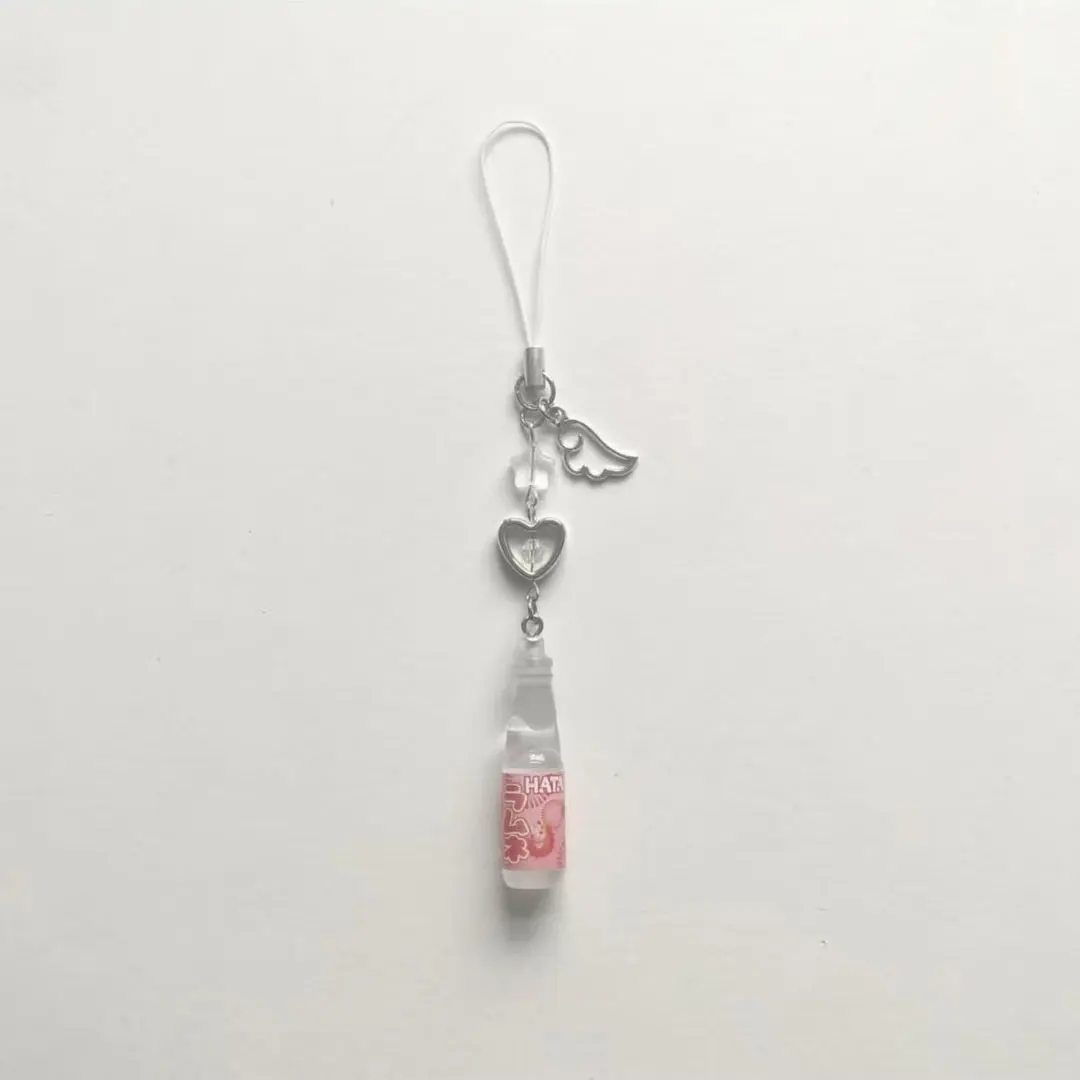 Handgefertigte Mini-Ramune-Soda-Flaschen-Handyanhänger, Niedliche Japanische Pop-Soda-Flaschen-Schlüsselanhänger-Taschenanhänger, Kawaii Harz-Flaschen-Ornament-Accessoires, Ästhetische Rucksack- und Handtaschen-Deko, Süßes Geburtstags- und Feiertagsgeschenk für Teenager-Mädchen