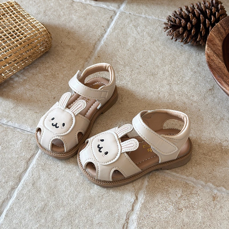 Summer Children Cute Flat Sandals Beige Rabbit Decor Little Girls Hollow-out Sandals Closed-Toe Fashion Kids Beach Causal Shoes