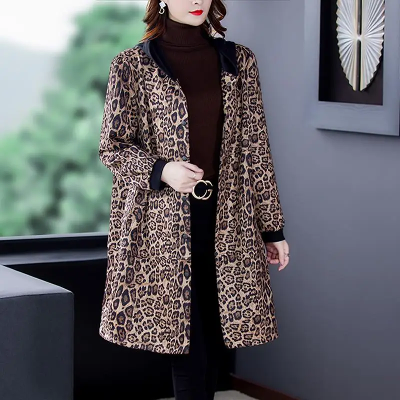 Imagem -03 - Cardigan Midi com Capuz Leopardo Impresso Manga Comprida Grossa Retalhos Soltos Cabolsas de Botão Moda Outono e Inverno Novo 2023