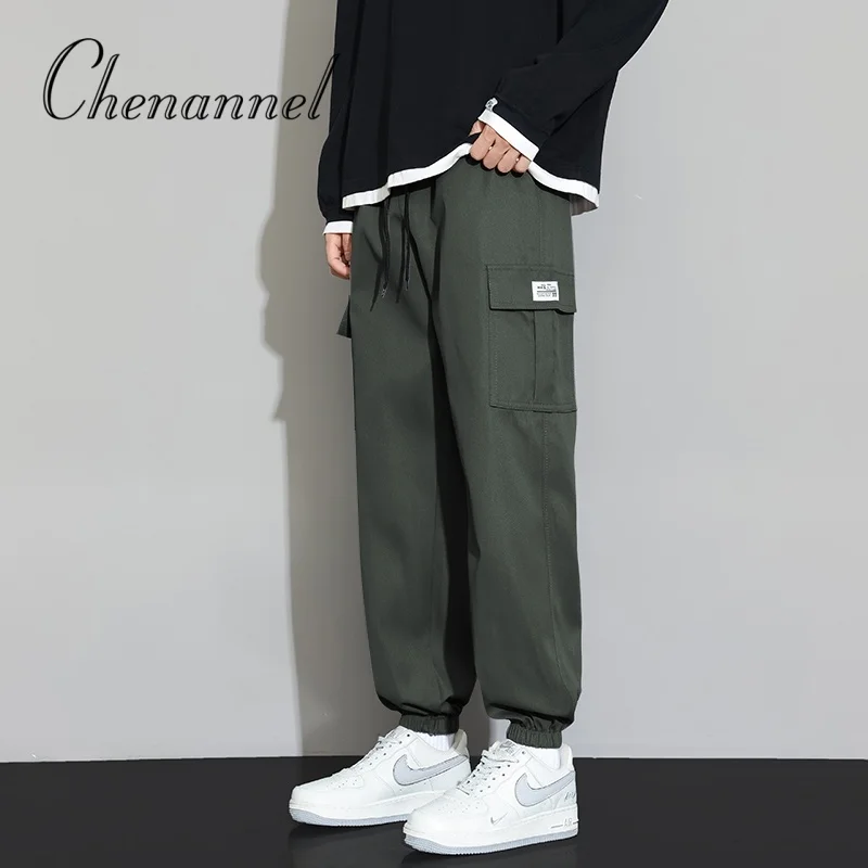 Military green high street trendy work pants for men loose and large-sized with multiple pockets for autumn and winter