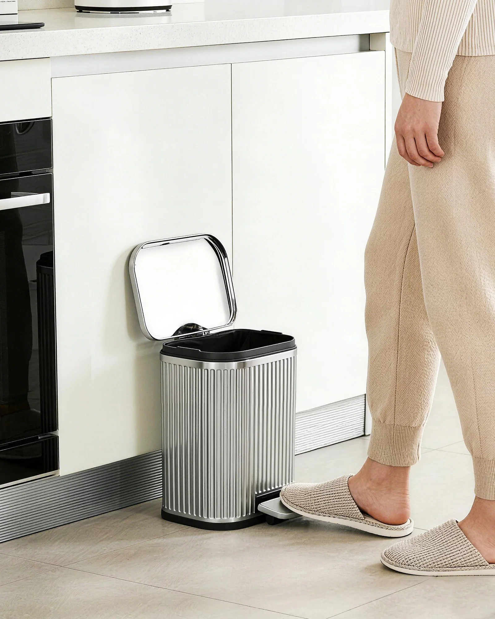 Fingerprint-Resistant Fluted Rectangular Kitchen Trash Can  13 Gallon Black Stainless Steel Step Pedal Soft-Close Lid Removable Inner Bucket Ideal for Home Office Bathroom
