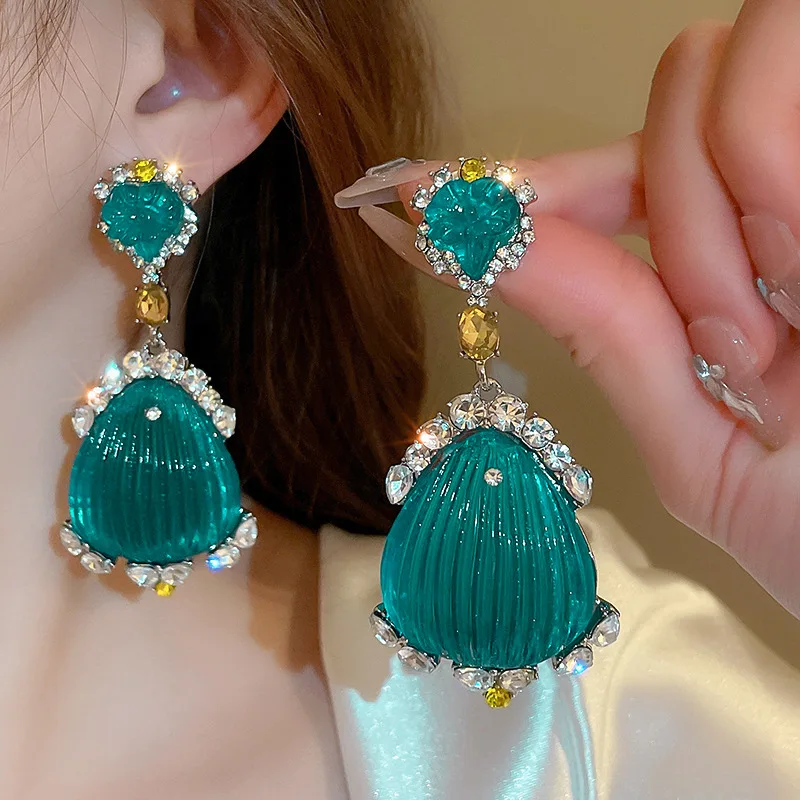 Elegant Lady Crystal Clear and Shiny Blue-green Crystal Exaggerated Long Design Earrings French Court Style Luxury Earrings