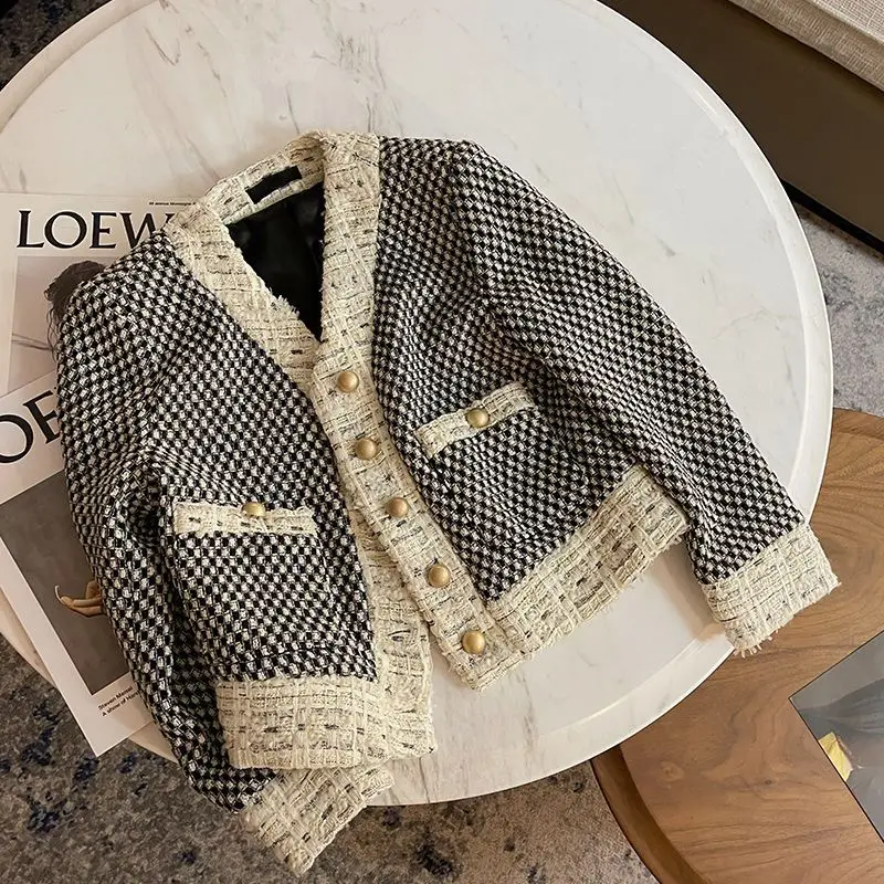 

2024 Autumn Women's New Small Fragrant Wind Short V-Neck Long Sleeve Contrast Color Thick Tweed Coat Autumn Retro Versatile Top