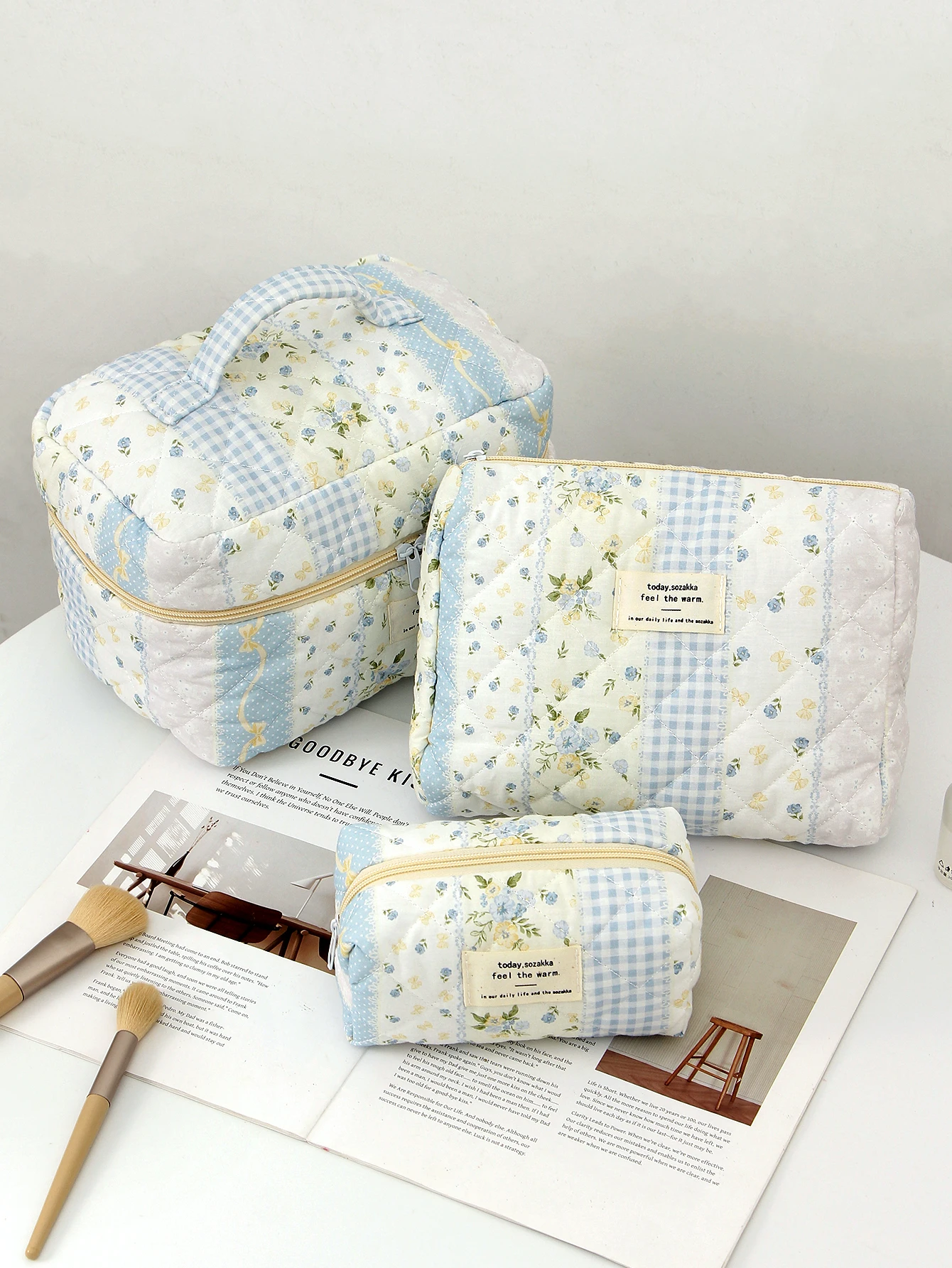 1pc/set blue patchwork quilted makeup bag,  floral makeup bag, portable makeup bag, multifunctional large capacity makeup bag