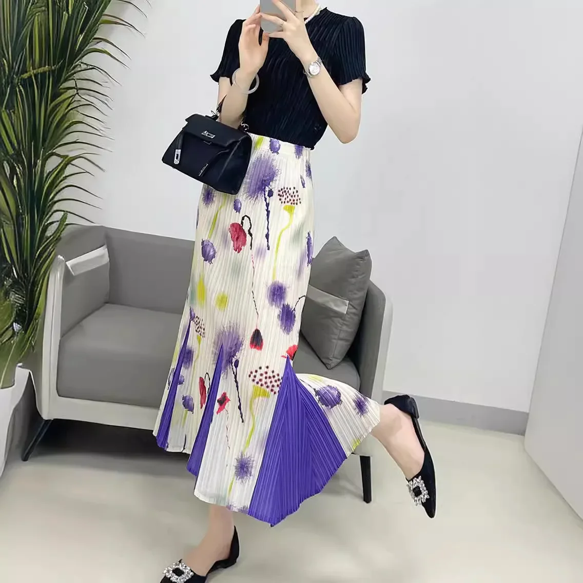 

2024 New Summer Miyake Pleated Casual Printed Women's Skirt Slim Fit Versatile High Elastic Skirt Women's Clothing