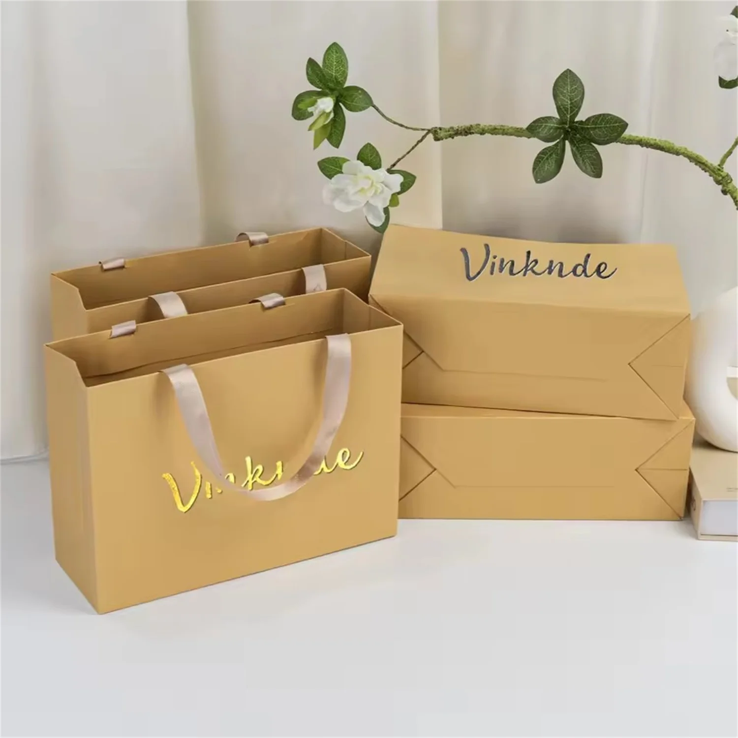 Personalized Logo 28x10x20cm Jewelry Handle Kraft Tote Handbag Custom Print Shopping Gift Packaging Wedding Party Candy Pouches