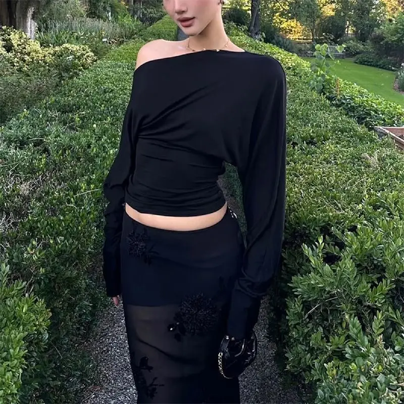 European and American Simple Commuting Style Cool Off-shoulder White Long-sleeved T-shirt Is A Must-have Design for Autumn