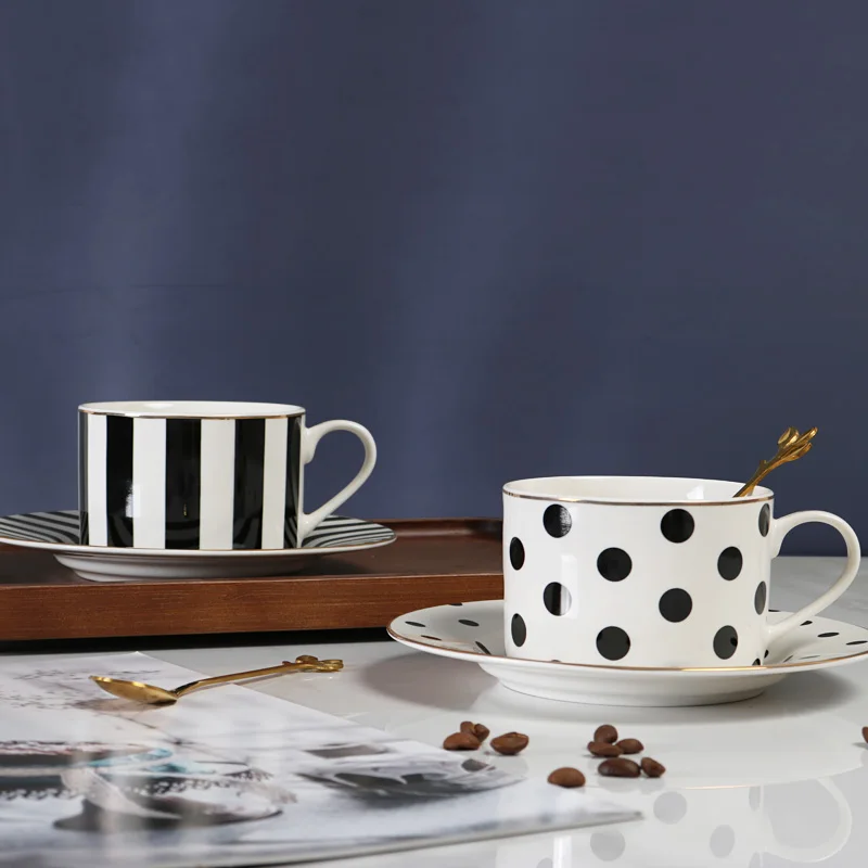 

Simple striped coffee cup set ceramic bone China cups and saucers English afternoon tea cups stacked pot